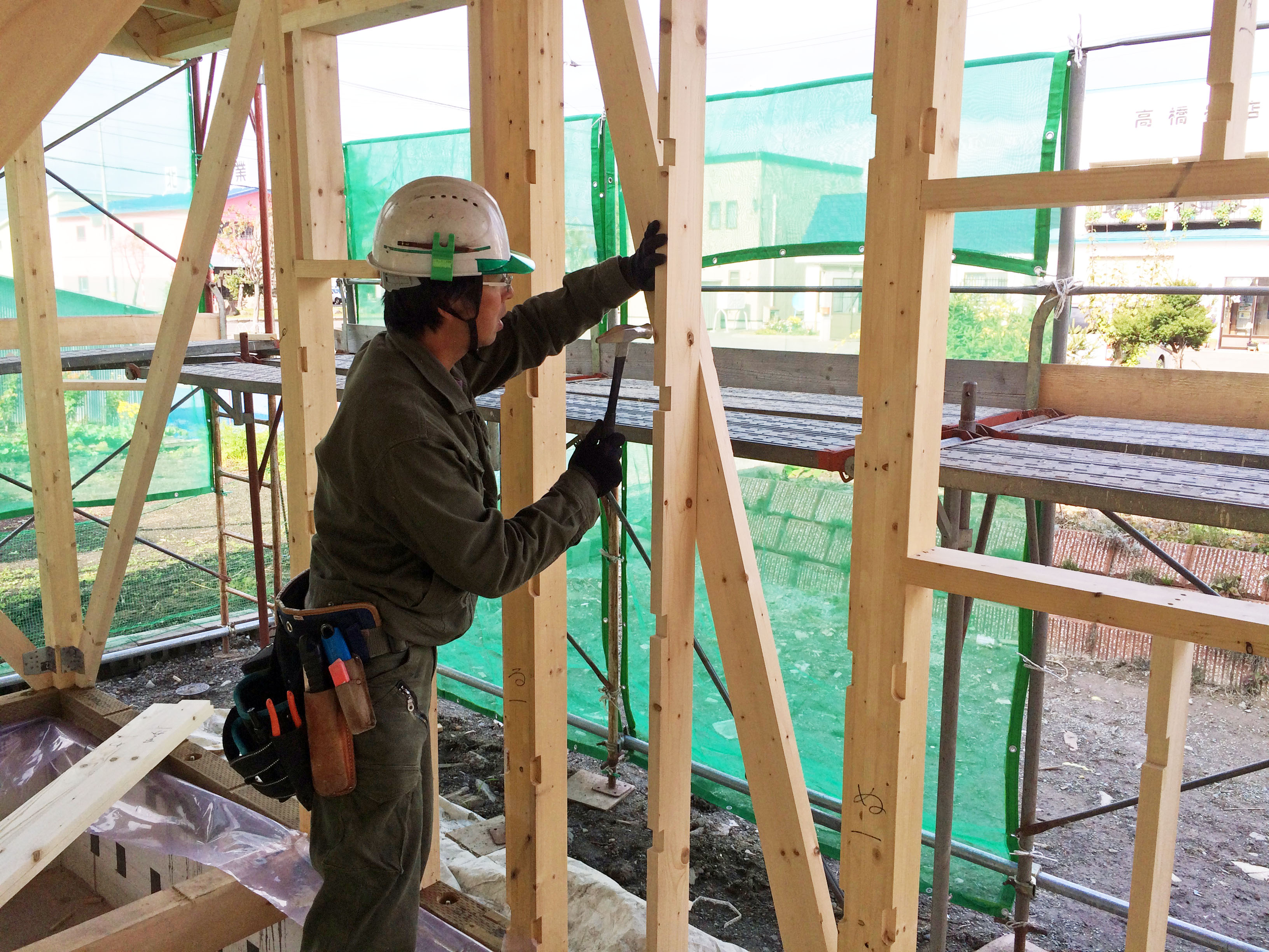 自然素材を使った本物の木の家を建てる仕事がしたい方（建築大工、見習い）を募集中！